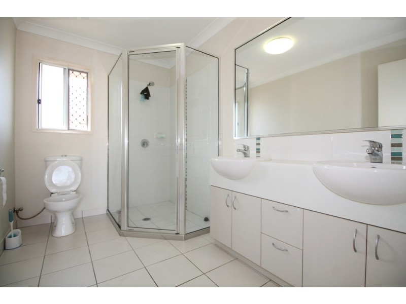 18 Limerick Way, Mount Low QLD 4818