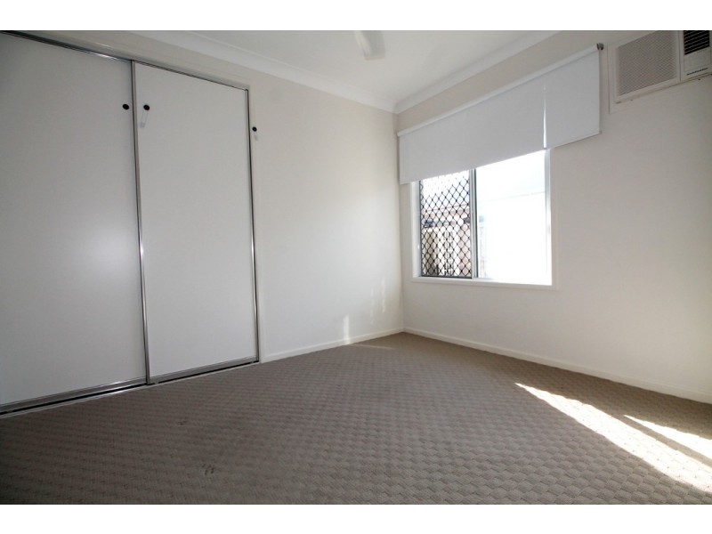 18 Limerick Way, Mount Low QLD 4818