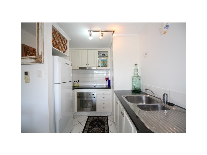 8/18 The Strand, North Ward QLD 4810