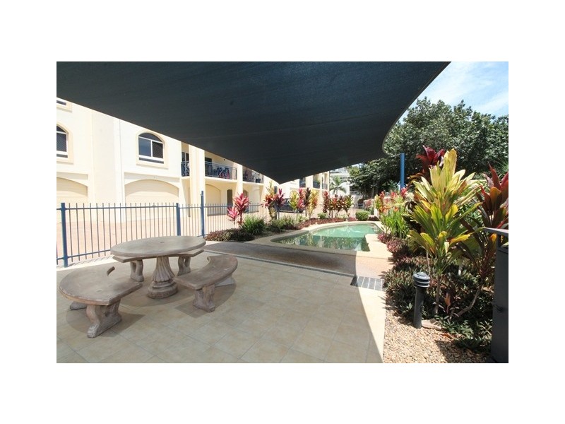 8/18 The Strand, North Ward QLD 4810