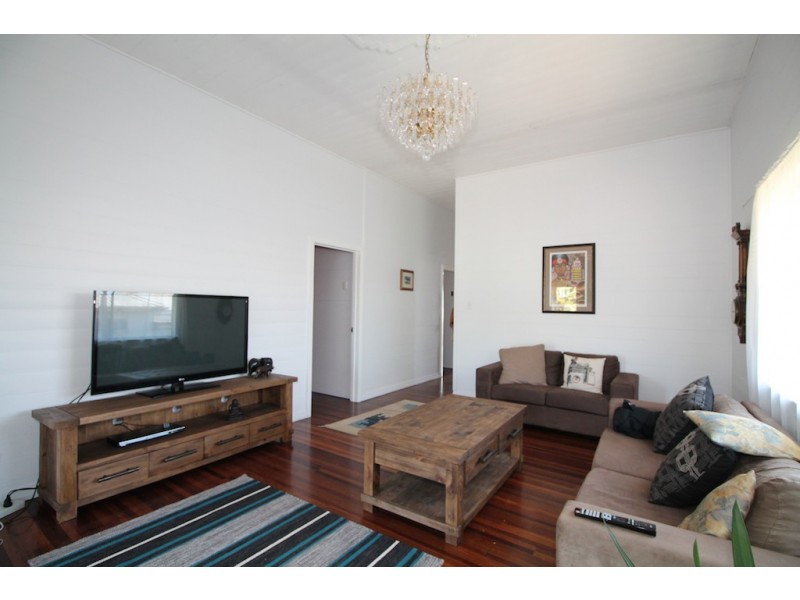 6 Seventh Avenue, South Townsville QLD 4810