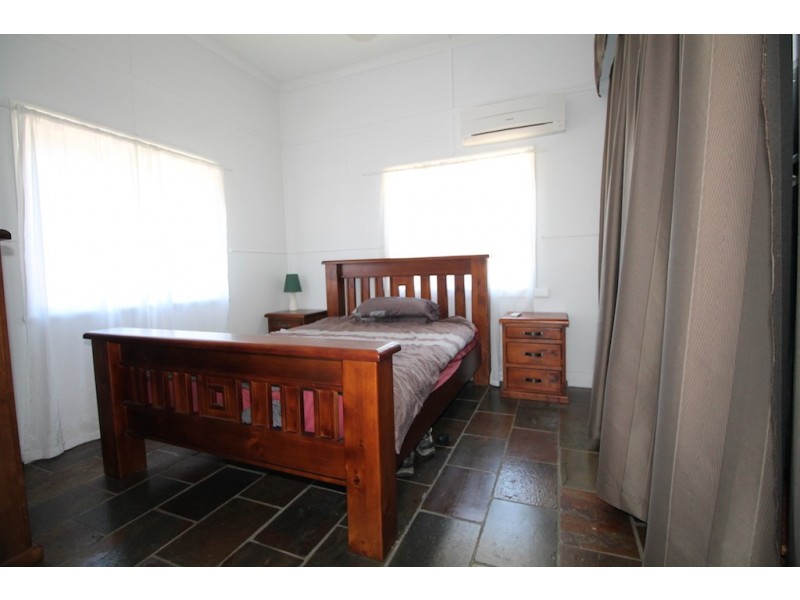 6 Seventh Avenue, South Townsville QLD 4810