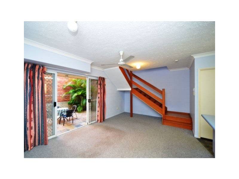 17/7-13 McIlwraith Street, South Townsville QLD 4810