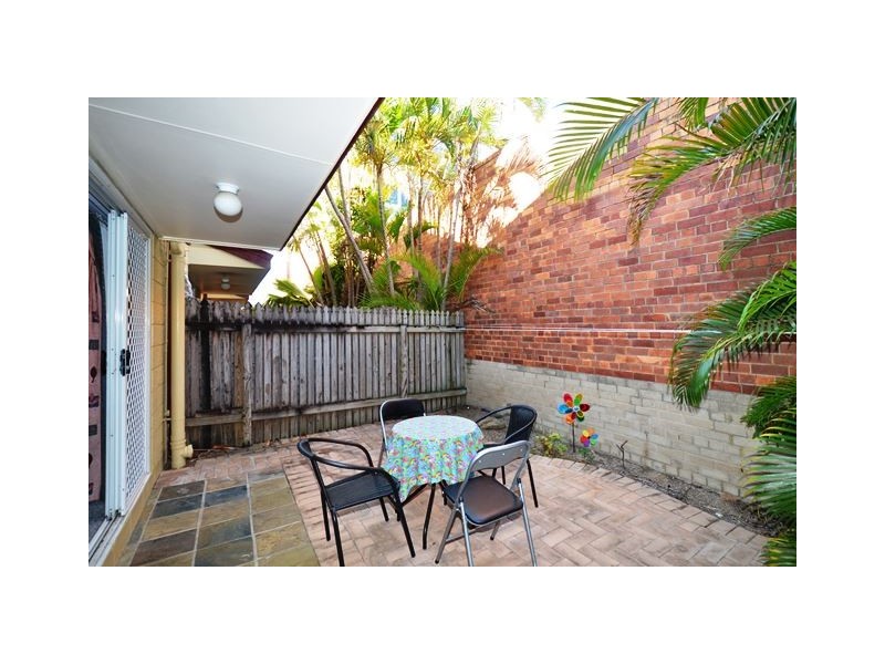 17/7-13 McIlwraith Street, South Townsville QLD 4810