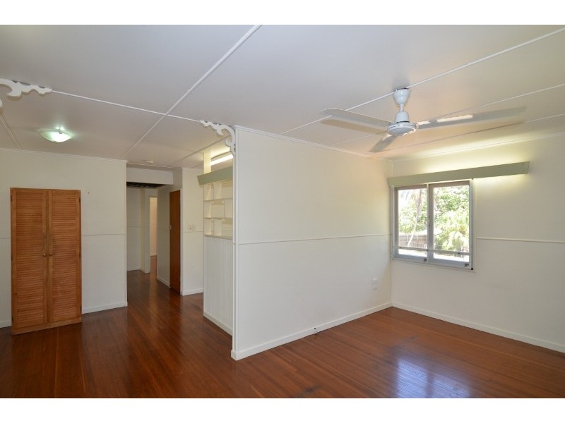 253 IRELAND STREET, Oonoonba QLD 4811