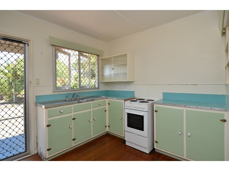 253 IRELAND STREET, Oonoonba QLD 4811