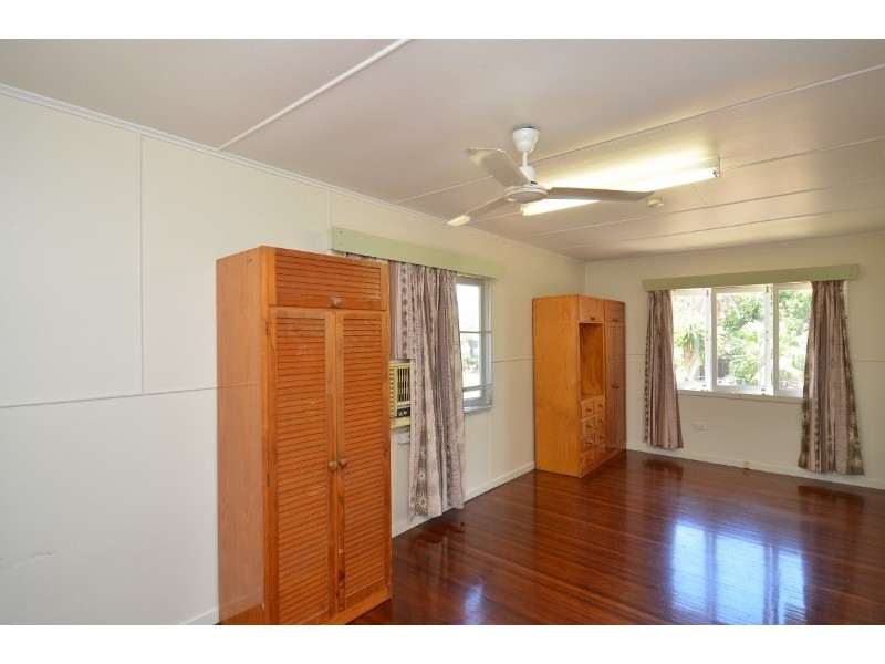 253 IRELAND STREET, Oonoonba QLD 4811