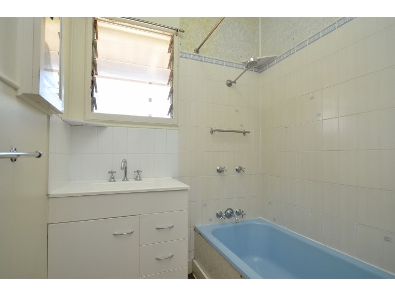 253 IRELAND STREET, Oonoonba QLD 4811