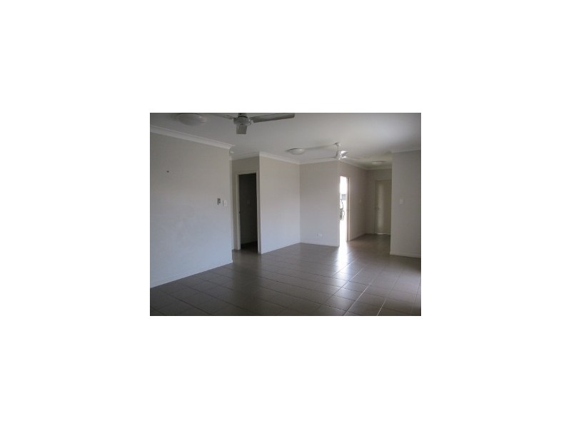 2/34 Blue Wren Drive, Kelso QLD 4815