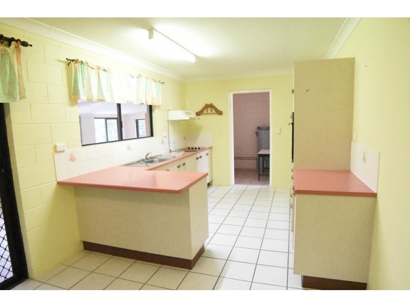 2 Teresa Street, Rasmussen QLD 4815