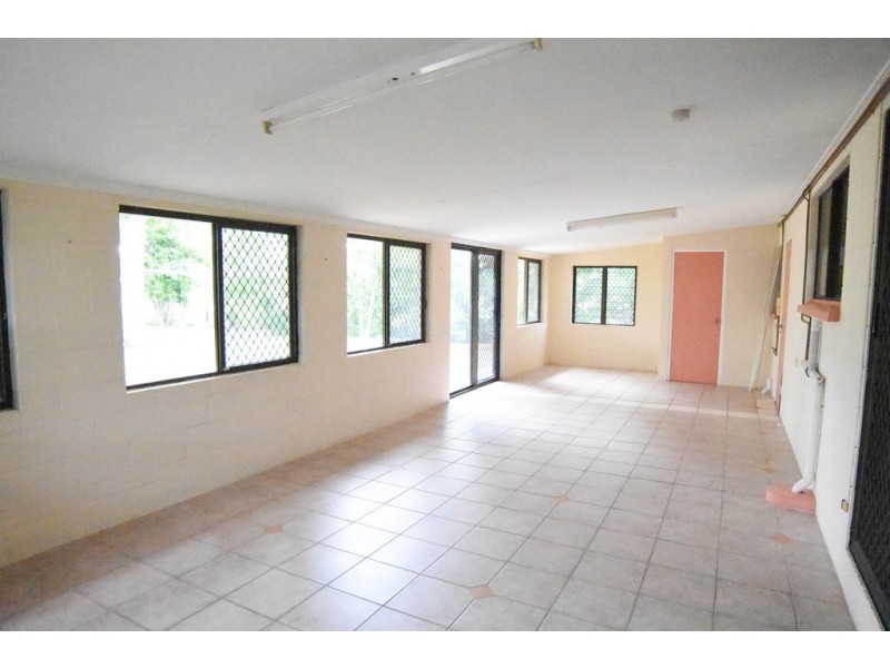 2 Teresa Street, Rasmussen QLD 4815