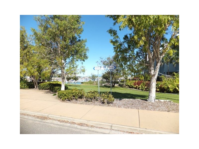 4 Mandalay Avenue, Nelly Bay QLD 4819