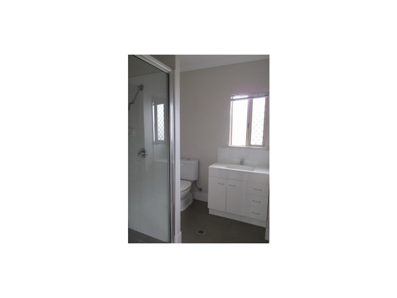 2/34 Bluewren Drive, Kelso QLD 4815