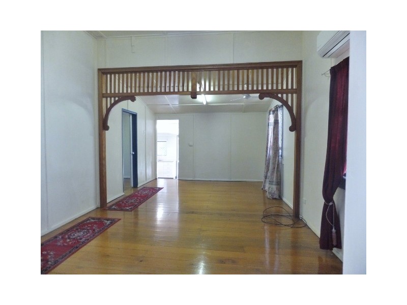 33 PERKINS STREET, South Townsville QLD 4810