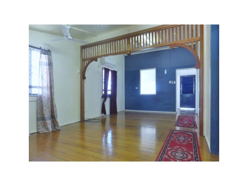 33 PERKINS STREET, South Townsville QLD 4810