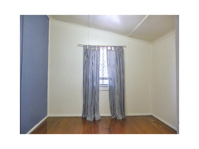 33 PERKINS STREET, South Townsville QLD 4810