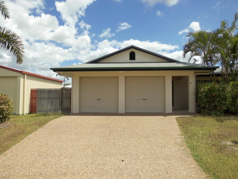 21 Young, Kirwan QLD 4817