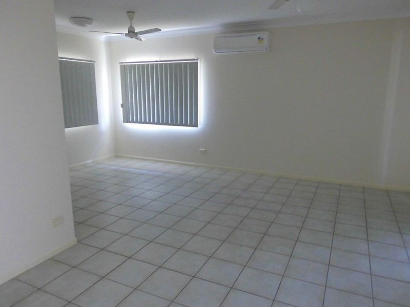 21 Young, Kirwan QLD 4817