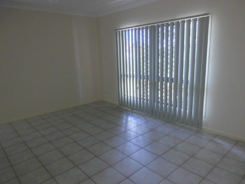 21 Young, Kirwan QLD 4817