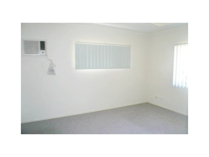 21 Young, Kirwan QLD 4817