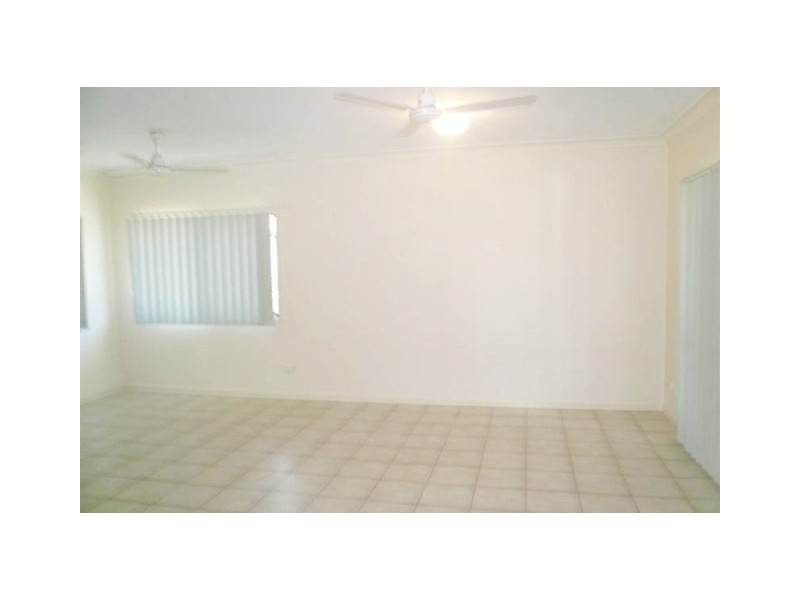 21 Young, Kirwan QLD 4817