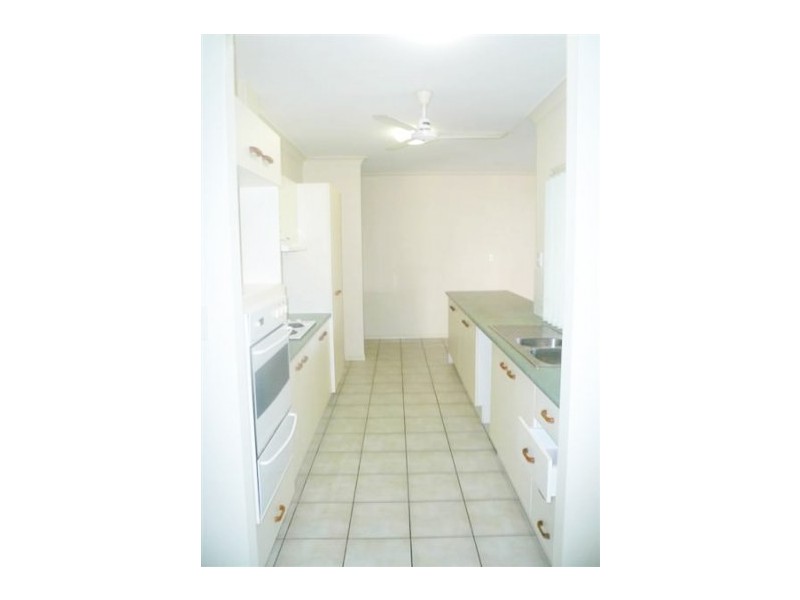 21 Young, Kirwan QLD 4817