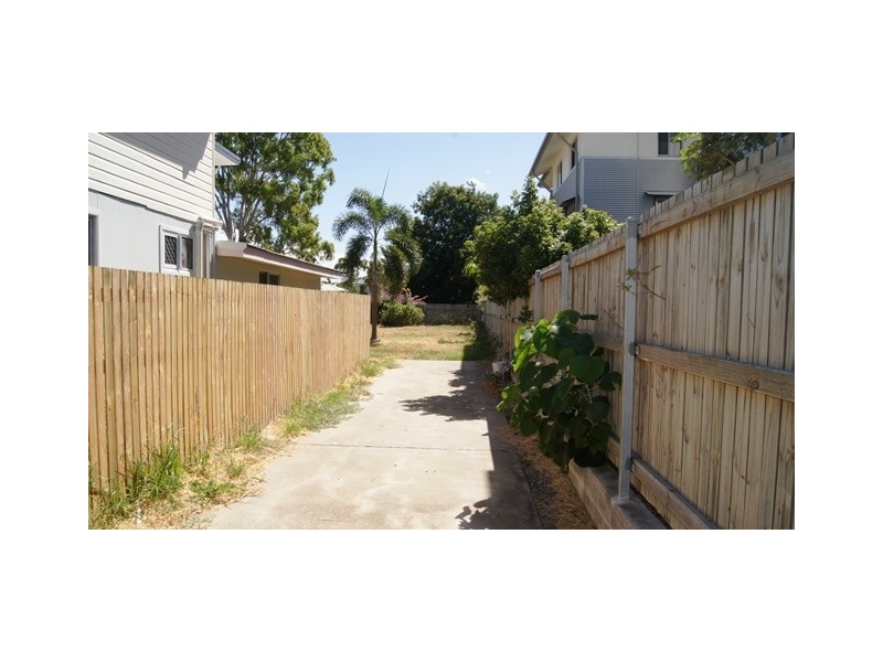 13 Kitchener Road, Pimlico QLD 4812