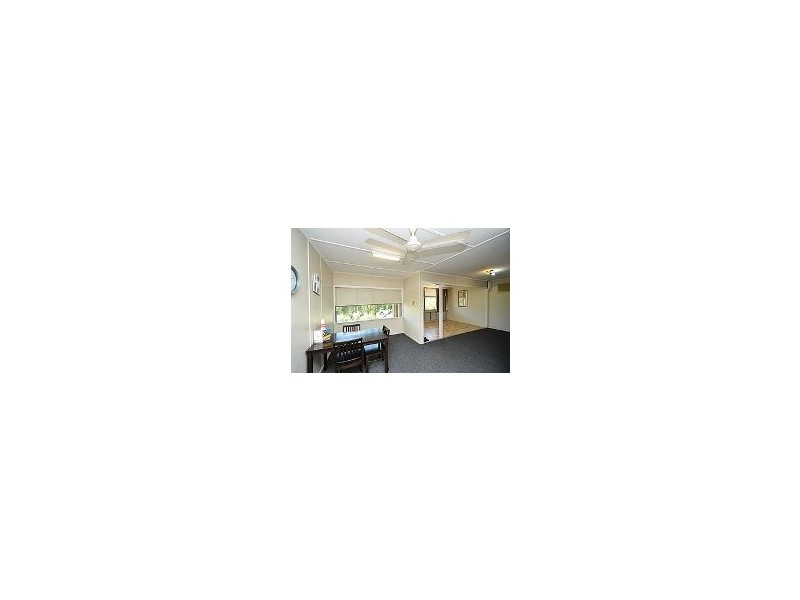 43 Montgomery Street, West End QLD 4810