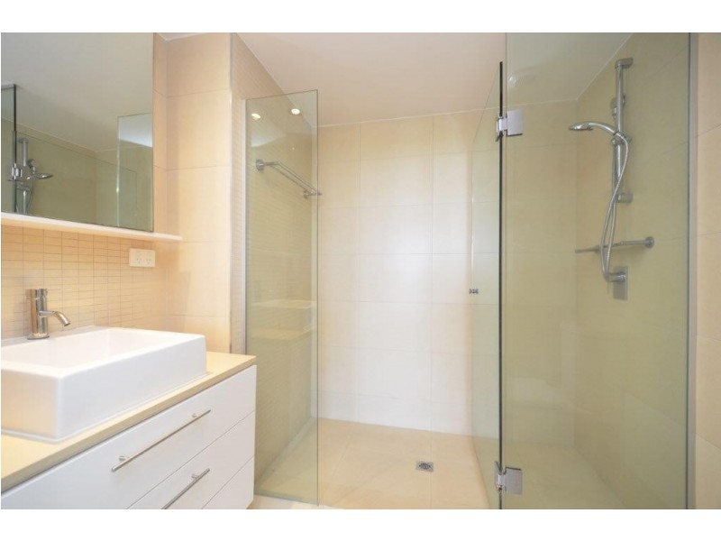 16 / 8 Stanley Street, Townsville City QLD 4810