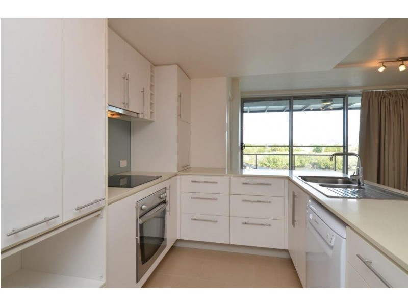 16 / 8 Stanley Street, Townsville City QLD 4810