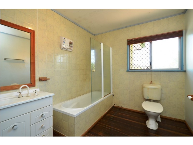 35 Tamarind Street, Kirwan QLD 4817