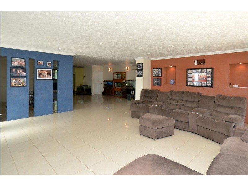 15 Quinn Street, Rosslea QLD 4812