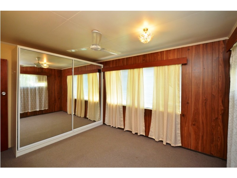 15 Banksia Street, Kirwan QLD 4817