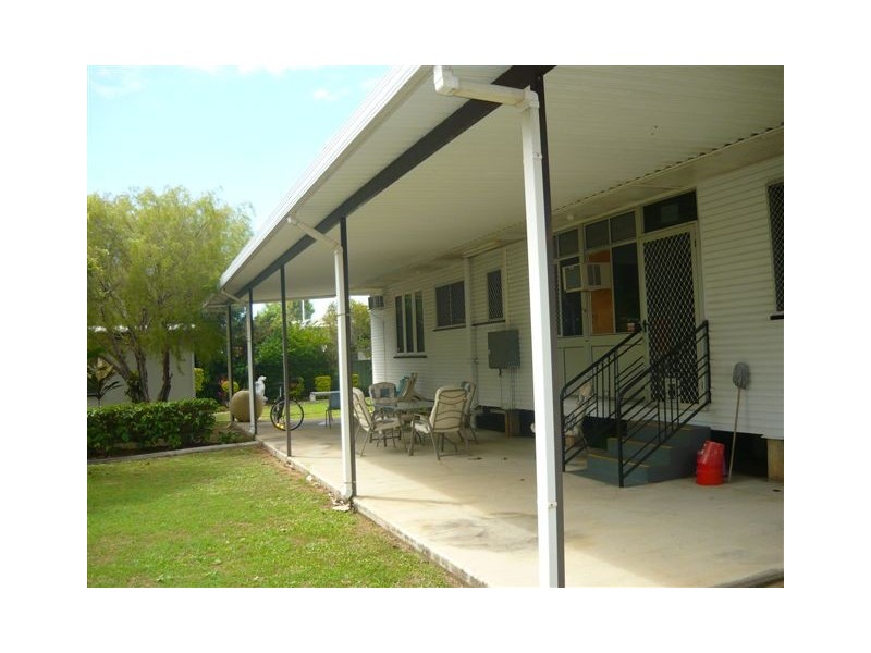 123 Ross River Road, Mundingburra QLD 4812