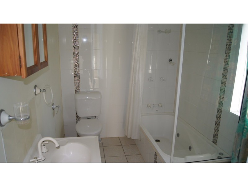 32 Sunderland Street, Garbutt QLD 4814