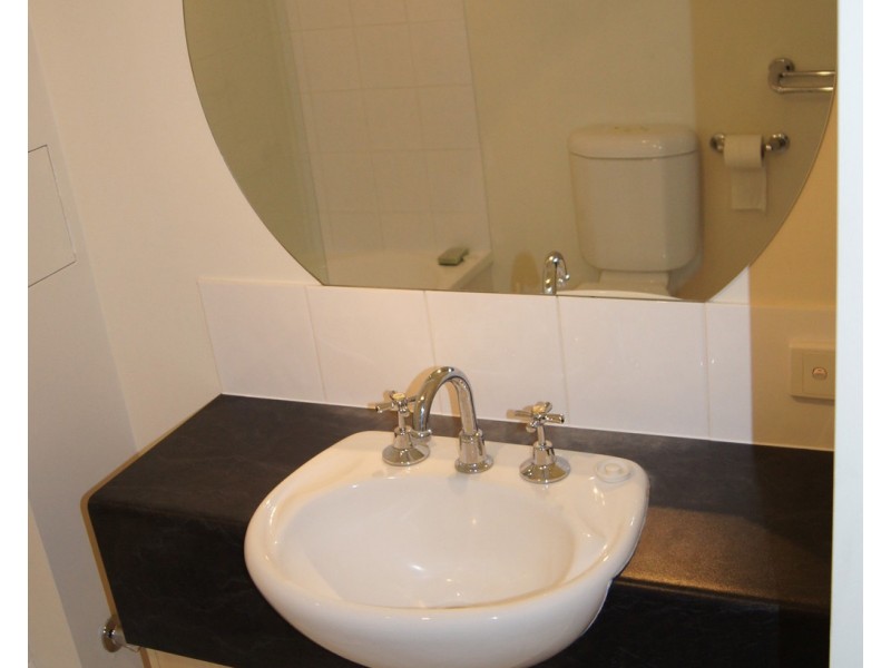 4/18 THE STRAND, North Ward QLD 4810