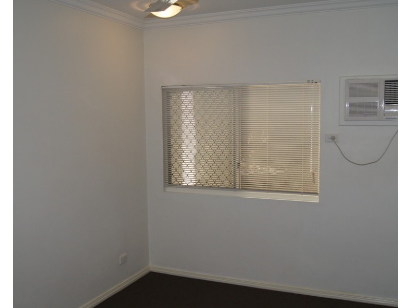 4/18 THE STRAND, North Ward QLD 4810