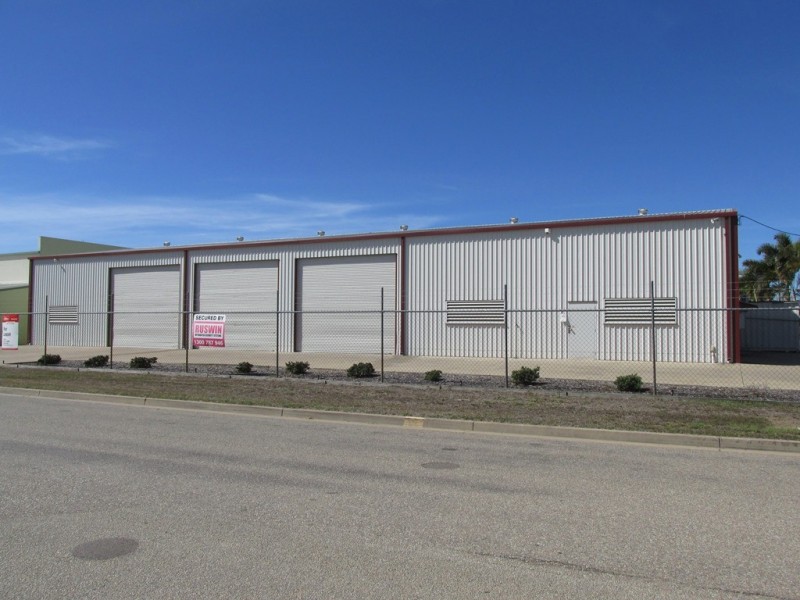 8 Carroll Street, Mount Louisa QLD 4814