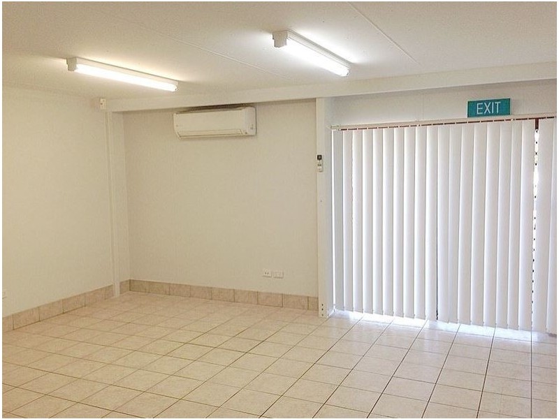 8 Carroll Street, Mount Louisa QLD 4814