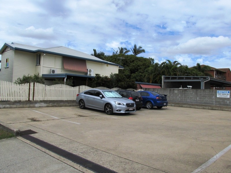 2 – 238 Charters Towers Road, Hermit Park QLD 4812