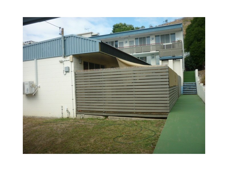 1/300 Stanley Street, North Ward QLD 4810