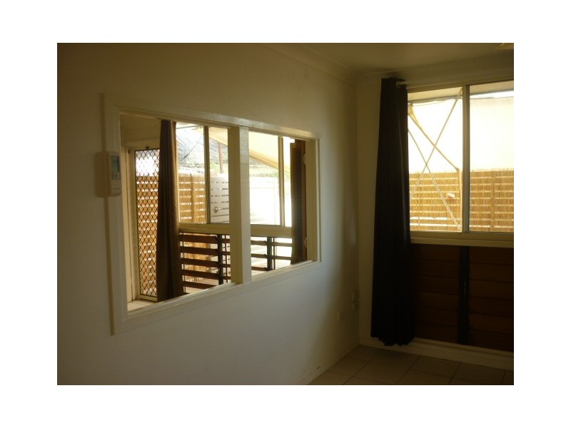 1/300 Stanley Street, North Ward QLD 4810