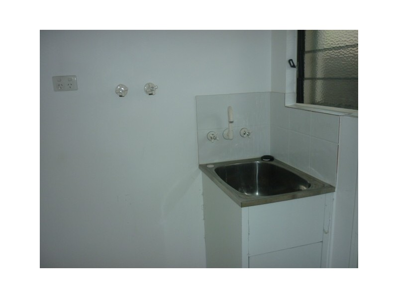 1/300 Stanley Street, North Ward QLD 4810