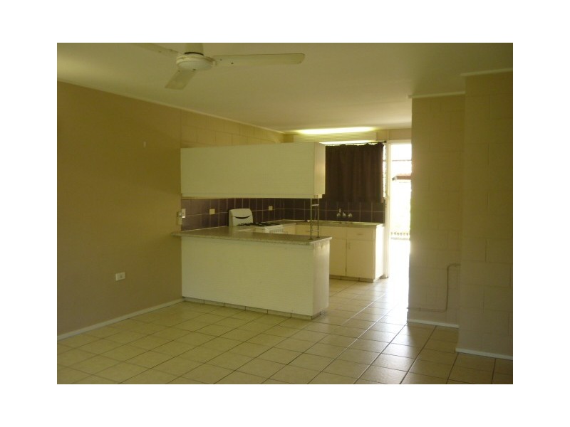 1/138 Eyre Street, North Ward QLD 4810