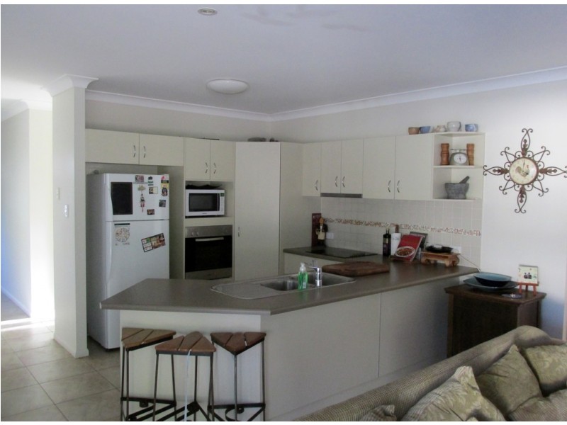 3 HOOK PLACE, Bushland Beach QLD 4818