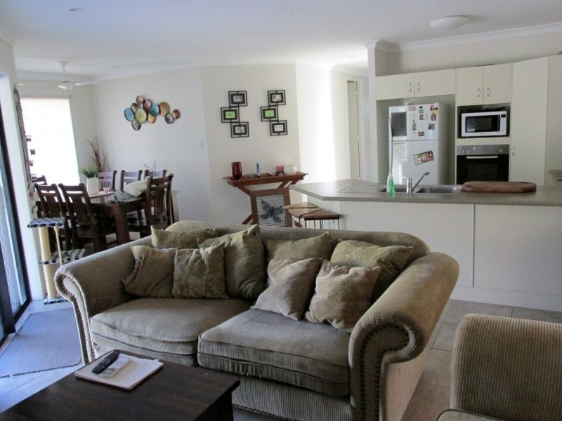 3 HOOK PLACE, Bushland Beach QLD 4818