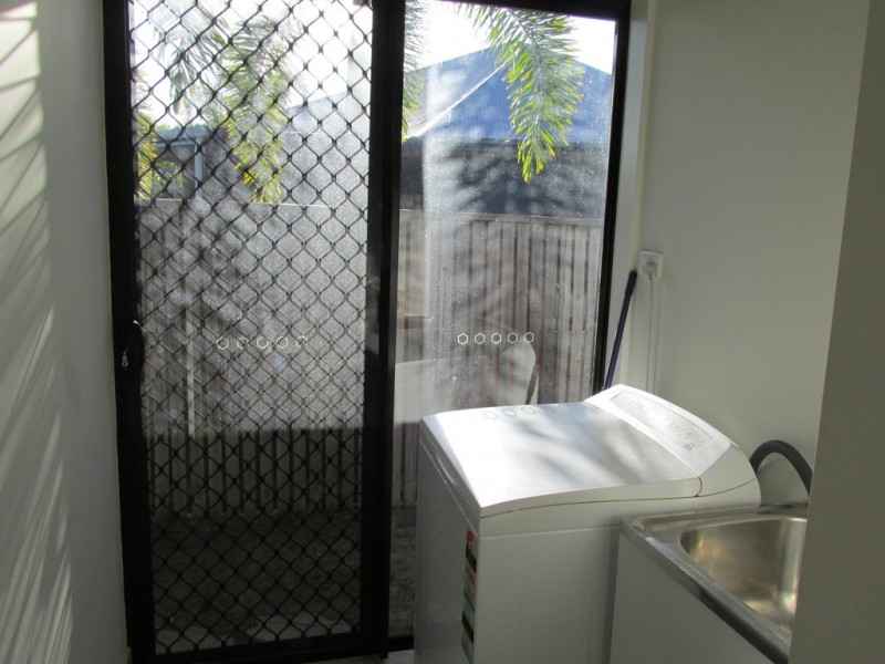 3 HOOK PLACE, Bushland Beach QLD 4818