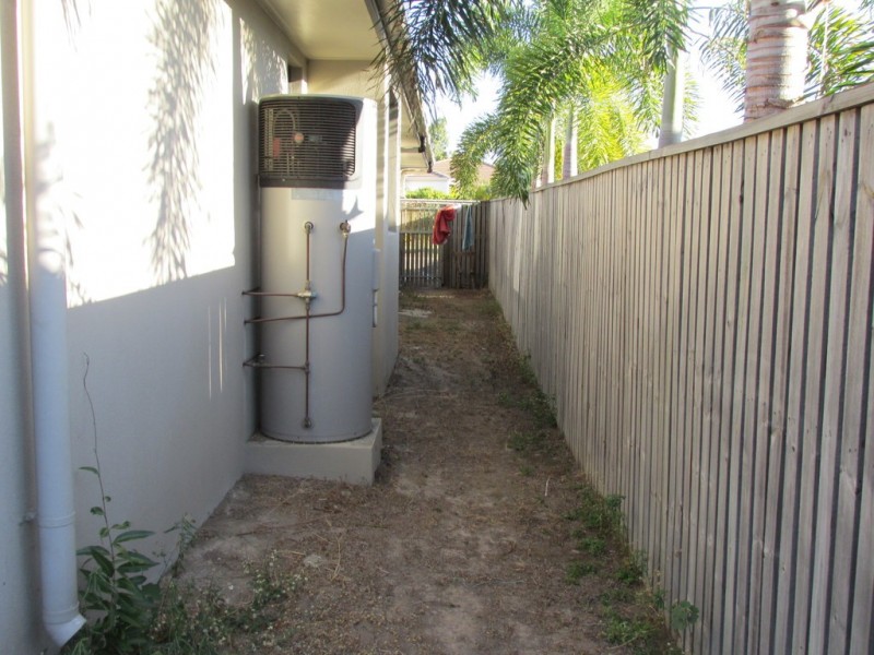 3 HOOK PLACE, Bushland Beach QLD 4818