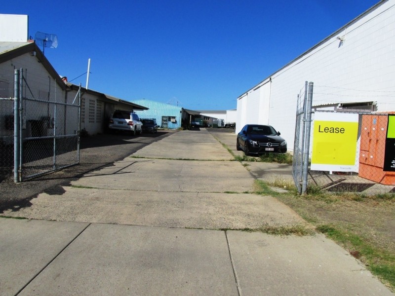 33 – 35 MACKLEY STREET, Garbutt QLD 4814