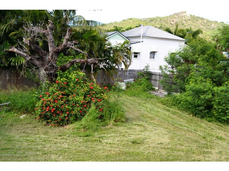 163 Ingham Road, West End QLD 4810